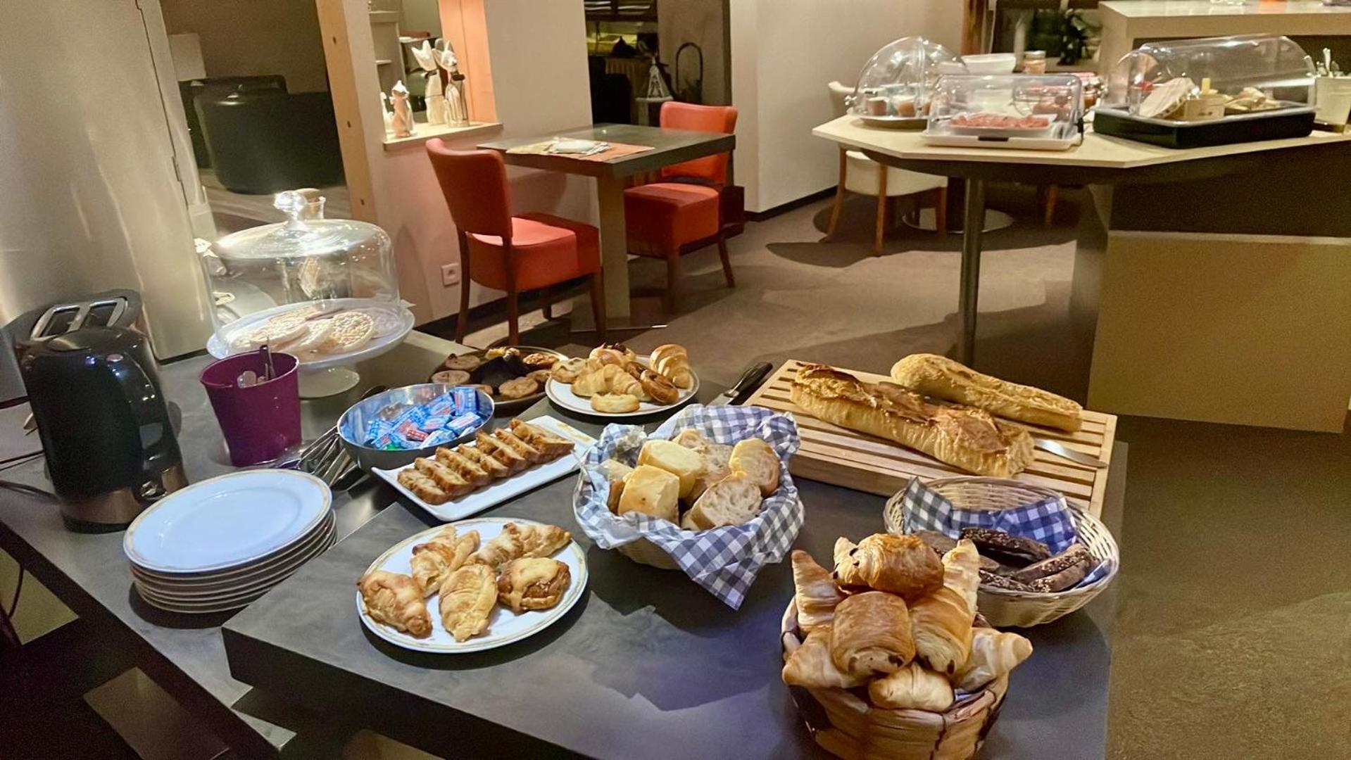 Hotel Gambetta Lons-le-Saunier Eksteriør bilde