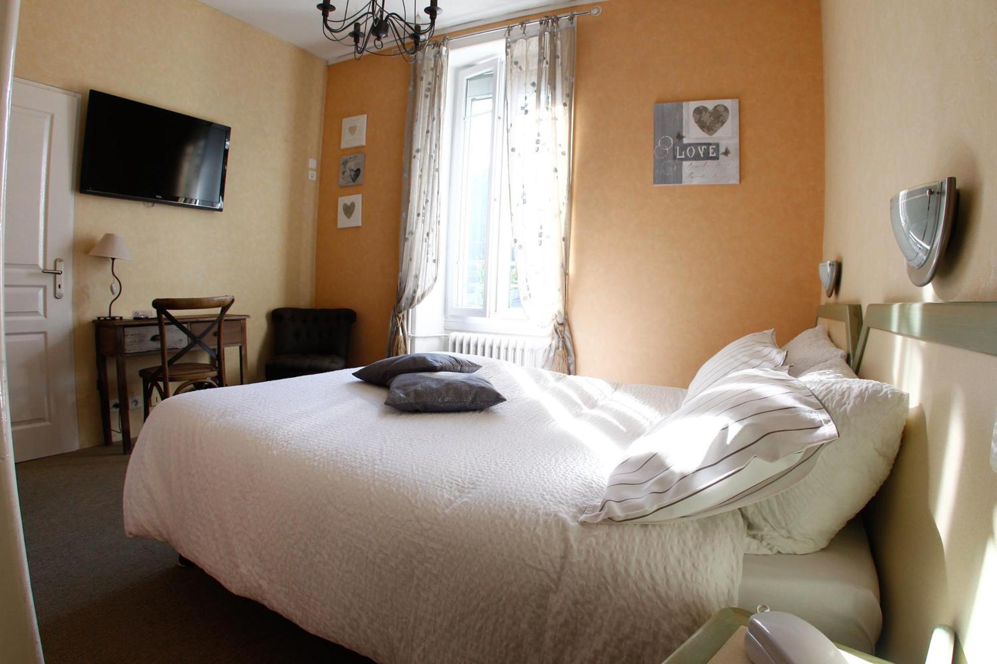 Hotel Gambetta Lons-le-Saunier Eksteriør bilde